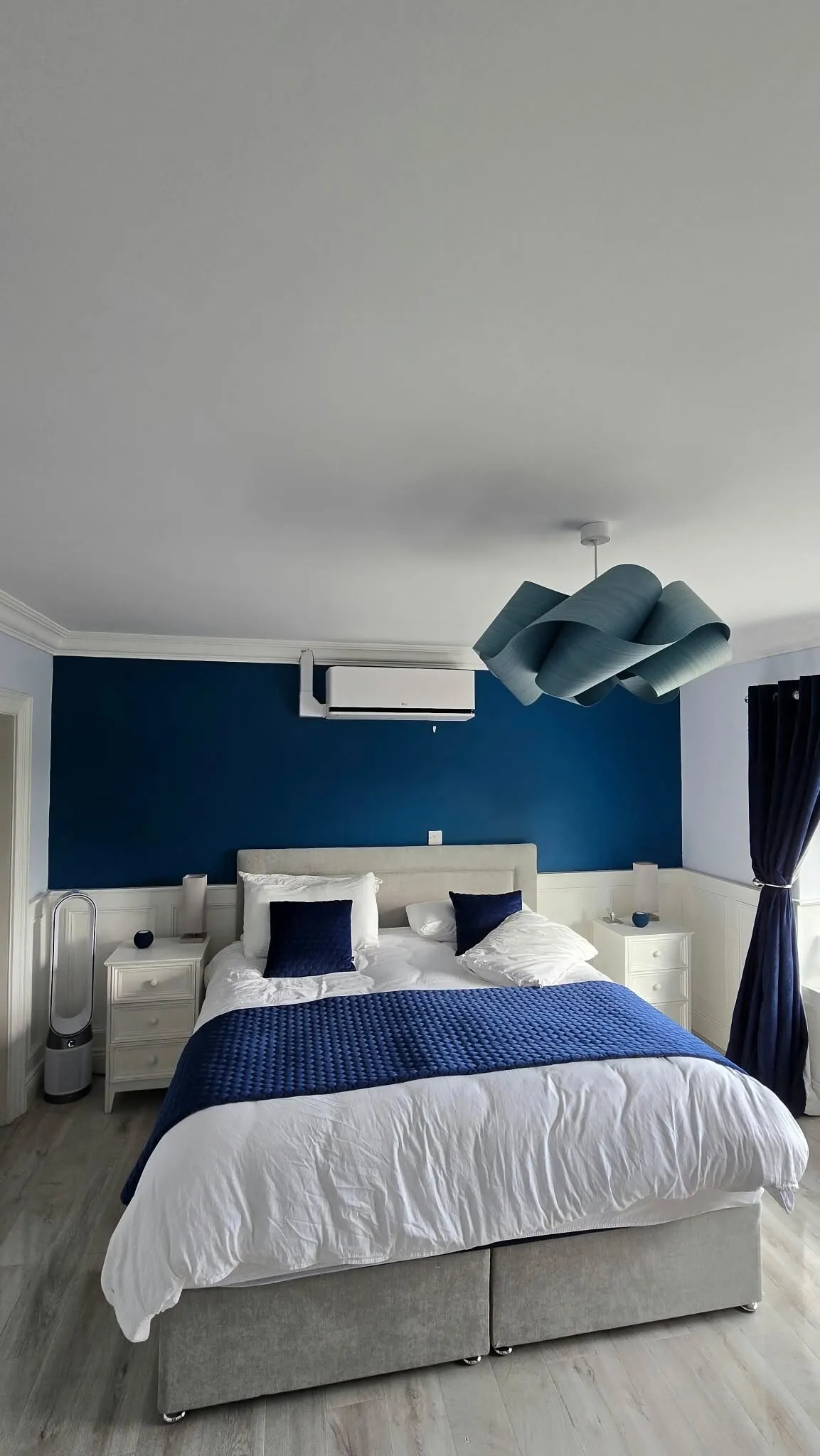 Air conditioning in a hotel bedroom