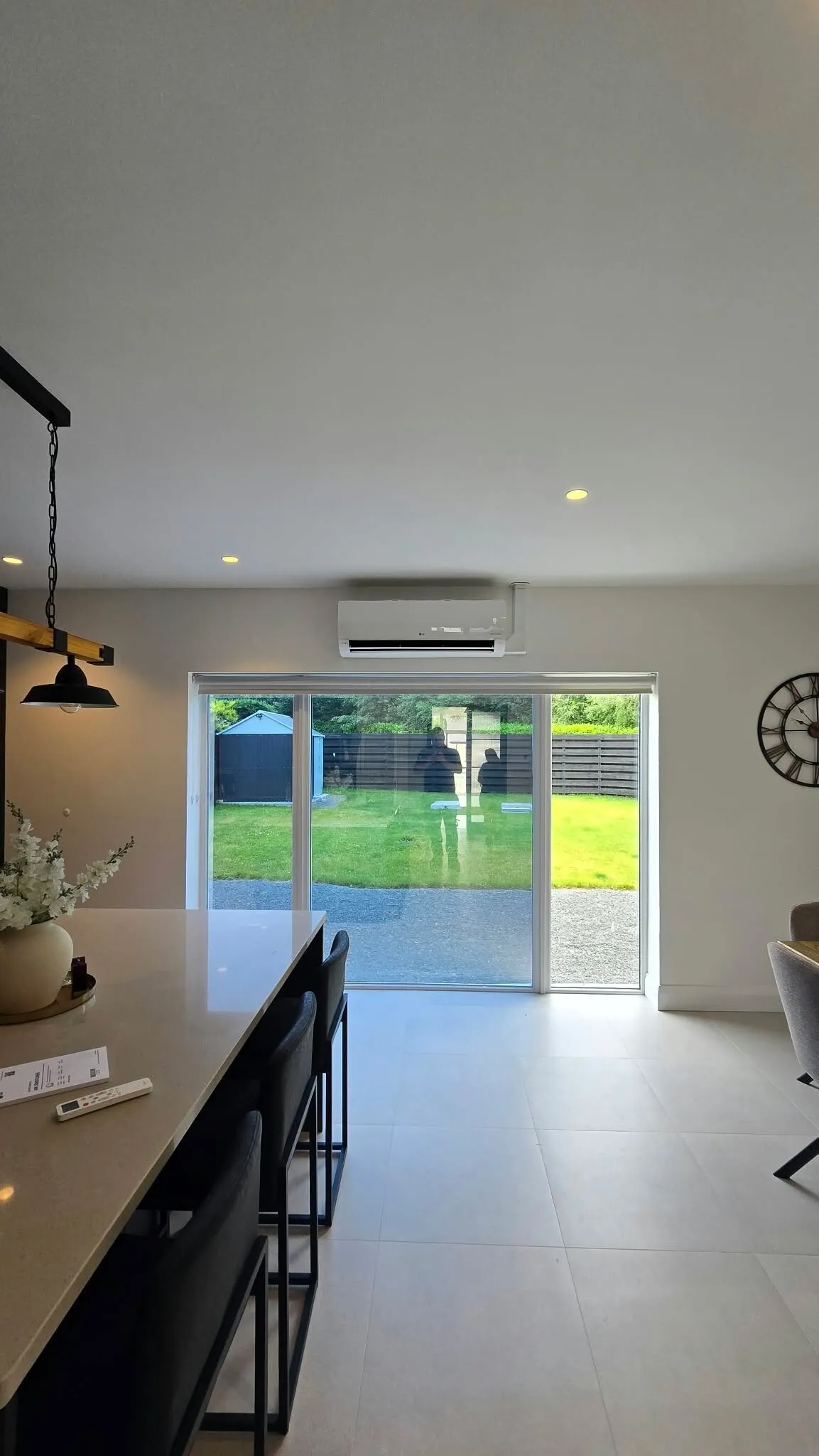Air conditioning in an open plan living and dining area